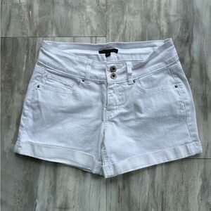Signature Studio Women’s Size 4 White Denim Cuff Shorts Stretch Beach Hot Summer